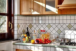 Tulipano - A Charming and Peaceful Hillside Villa With Lovely Views