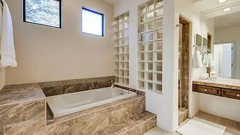 Casa Buenaluxurious Retreat w/2 Masters & Views!