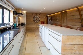 Owl Barn in Oxford With 5 Bedrooms and 5 Bathrooms