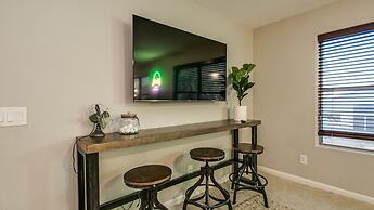 Massive 5 Bdrm Getaway W/pool, Hot Tub, Game Room!