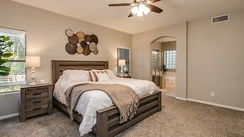 Massive 5 Bdrm Getaway W/pool, Hot Tub, Game Room!