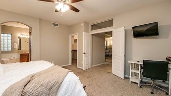 Massive 5 Bdrm Getaway W/pool, Hot Tub, Game Room!