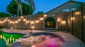 Massive 5 Bdrm Getaway W/pool, Hot Tub, Game Room!