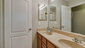 Massive 5 Bdrm Getaway W/pool, Hot Tub, Game Room!