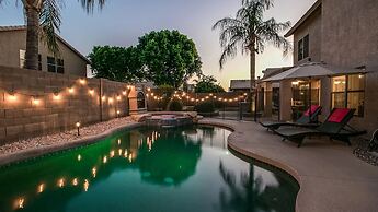 Massive 5 Bdrm Getaway W/pool, Hot Tub, Game Room!