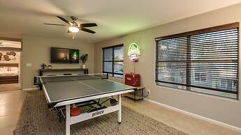 Massive 5 Bdrm Getaway W/pool, Hot Tub, Game Room!