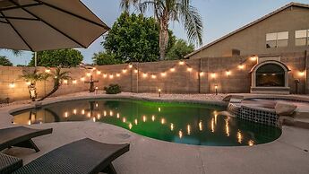 Massive 5 Bdrm Getaway W/pool, Hot Tub, Game Room!