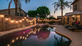 Massive 5 Bdrm Getaway W/pool, Hot Tub, Game Room!