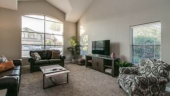 Massive 5 Bdrm Getaway W/pool, Hot Tub, Game Room!