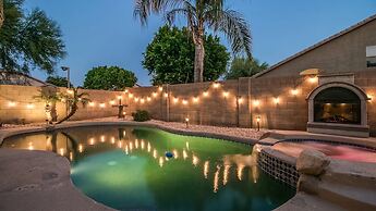 Massive 5 Bdrm Getaway W/pool, Hot Tub, Game Room!