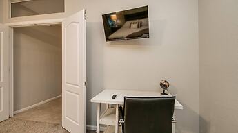 Massive 5 Bdrm Getaway W/pool, Hot Tub, Game Room!