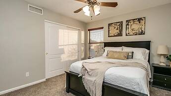 Massive 5 Bdrm Getaway W/pool, Hot Tub, Game Room!