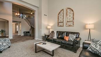 Massive 5 Bdrm Getaway W/pool, Hot Tub, Game Room!