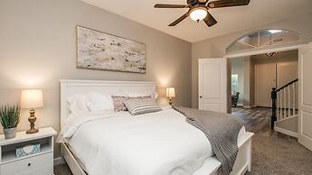 Massive 5 Bdrm Getaway W/pool, Hot Tub, Game Room!