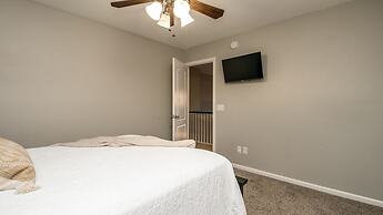 Massive 5 Bdrm Getaway W/pool, Hot Tub, Game Room!