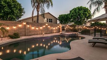 Massive 5 Bdrm Getaway W/pool, Hot Tub, Game Room!