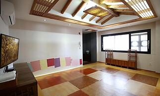 Jeonju Hanok Taejogung Hotel