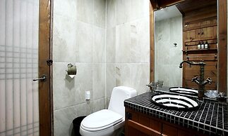 Jeonju Hanok Taejogung Hotel