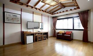 Jeonju Hanok Taejogung Hotel