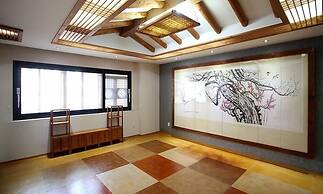 Jeonju Hanok Taejogung Hotel