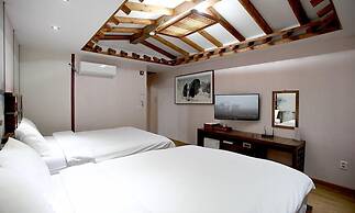 Jeonju Hanok Taejogung Hotel
