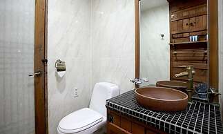 Jeonju Hanok Taejogung Hotel