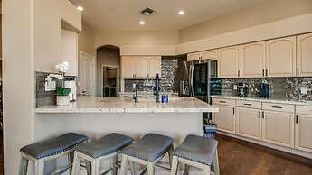 Fabulous 4-bdrm W/breathtaking Views & Pool!