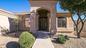 Fabulous 4-bdrm W/breathtaking Views & Pool!