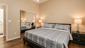 Fabulous 4-bdrm W/breathtaking Views & Pool!