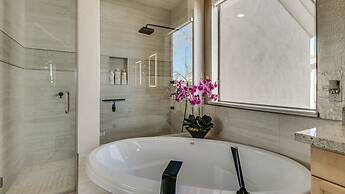 Fabulous 4-bdrm W/breathtaking Views & Pool!