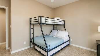 Fabulous 4-bdrm W/breathtaking Views & Pool!