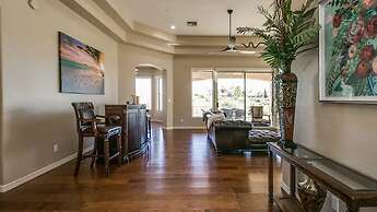 Fabulous 4-bdrm W/breathtaking Views & Pool!