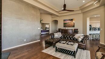 Fabulous 4-bdrm W/breathtaking Views & Pool!