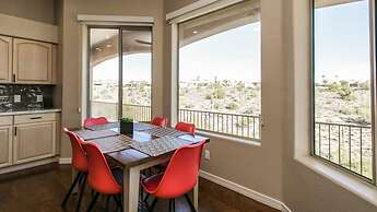 Fabulous 4-bdrm W/breathtaking Views & Pool!