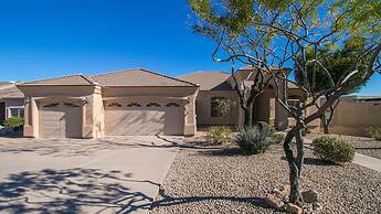 Fabulous 4-bdrm W/breathtaking Views & Pool!