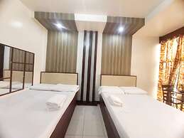 Cosmo Hotel Espana Near Ust