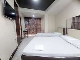 Cosmo Hotel Espana Near Ust