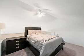 Perfectly Located in the Heart of Seven Mile Beach by RedAwning