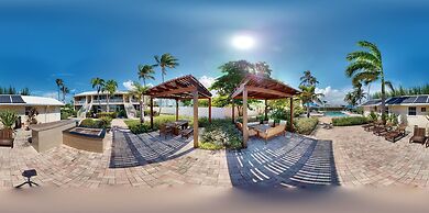 Perfectly Located in the Heart of Seven Mile Beach by RedAwning