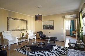 Pheelia Suite by Corfuescapes