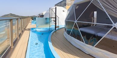 ALBAHOTELANDGLAMPING