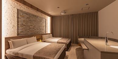 ALBAHOTELANDGLAMPING