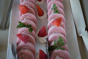 ALBAHOTELANDGLAMPING