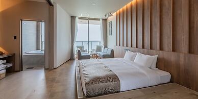 ALBAHOTELANDGLAMPING