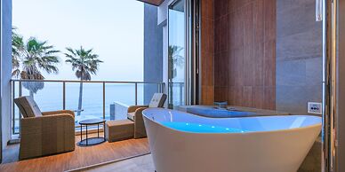 ALBAHOTELANDGLAMPING