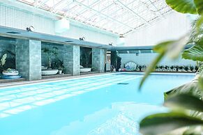 ALBAHOTELANDGLAMPING