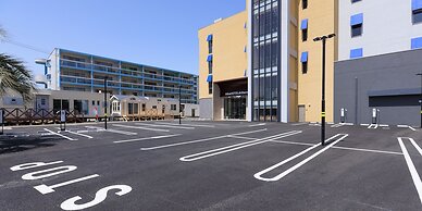 ALBAHOTELANDGLAMPING