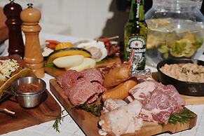 ALBAHOTELANDGLAMPING