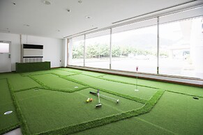 ALBAHOTELANDGLAMPING