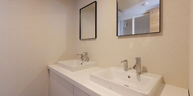 ALBAHOTELANDGLAMPING